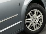 Chrysler Town & Country 2008 года